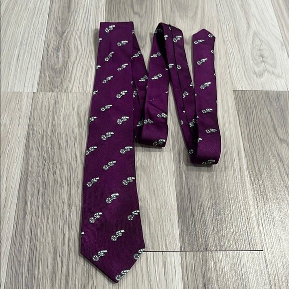 Made In The USA Purple Movie Film Patterned Men's Tie Silk Career Office Wear - Picture 1 of 7